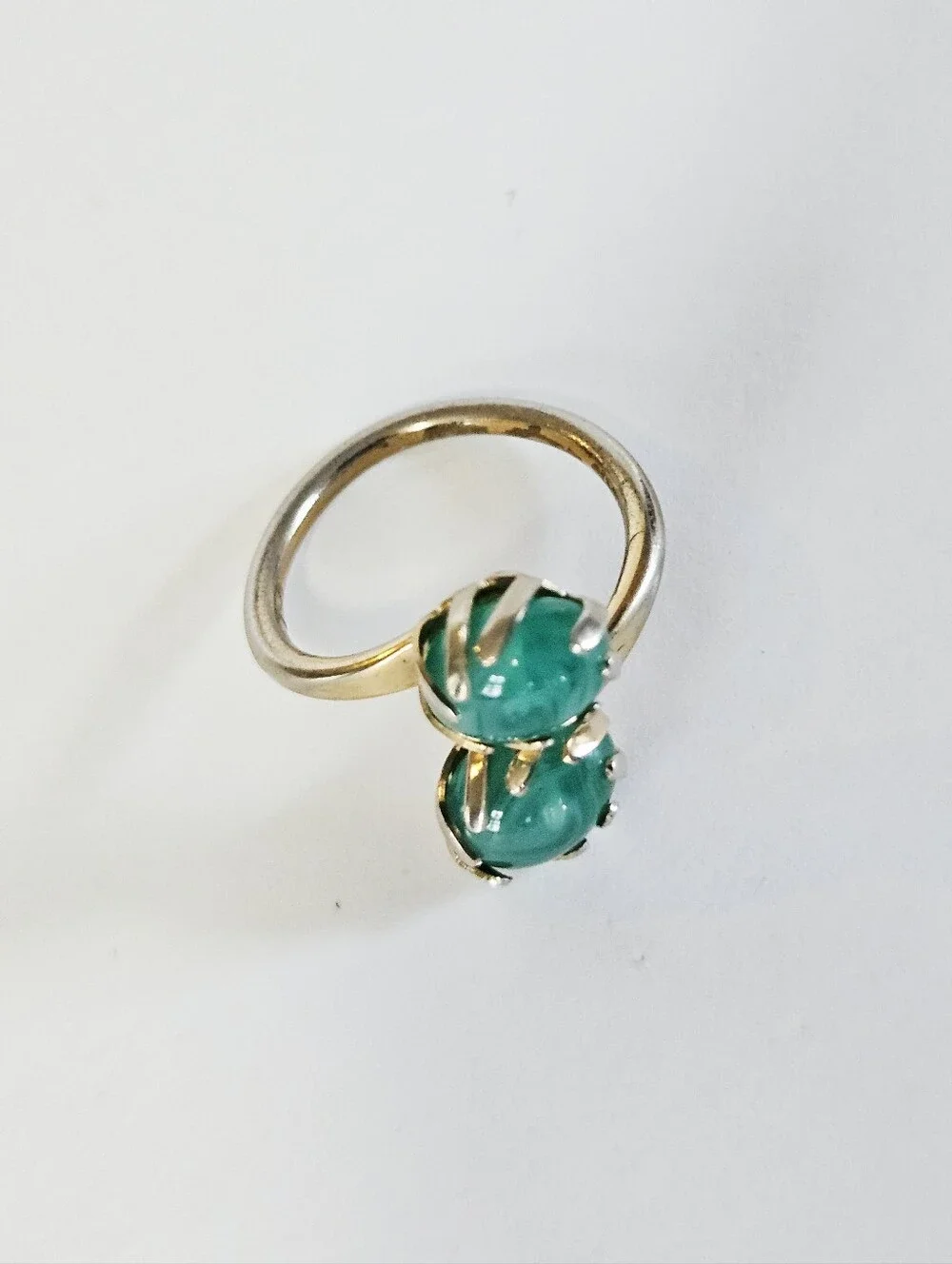 Sarah Coventry Vintage 1962 Gay Pretenders Round Green Glass Jade Cabochon Ring